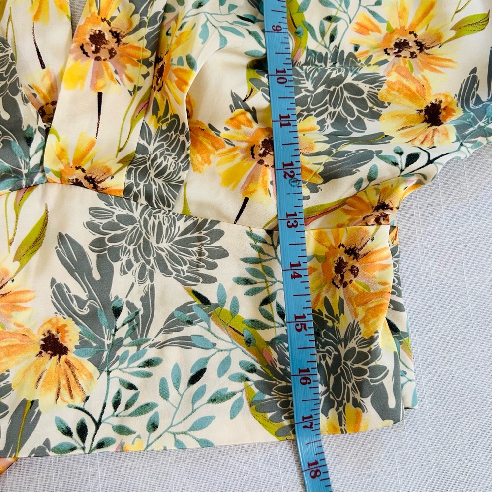 Astr Green and Blue Flutter Sleeve Crop Blouse - Picture 8 of 8